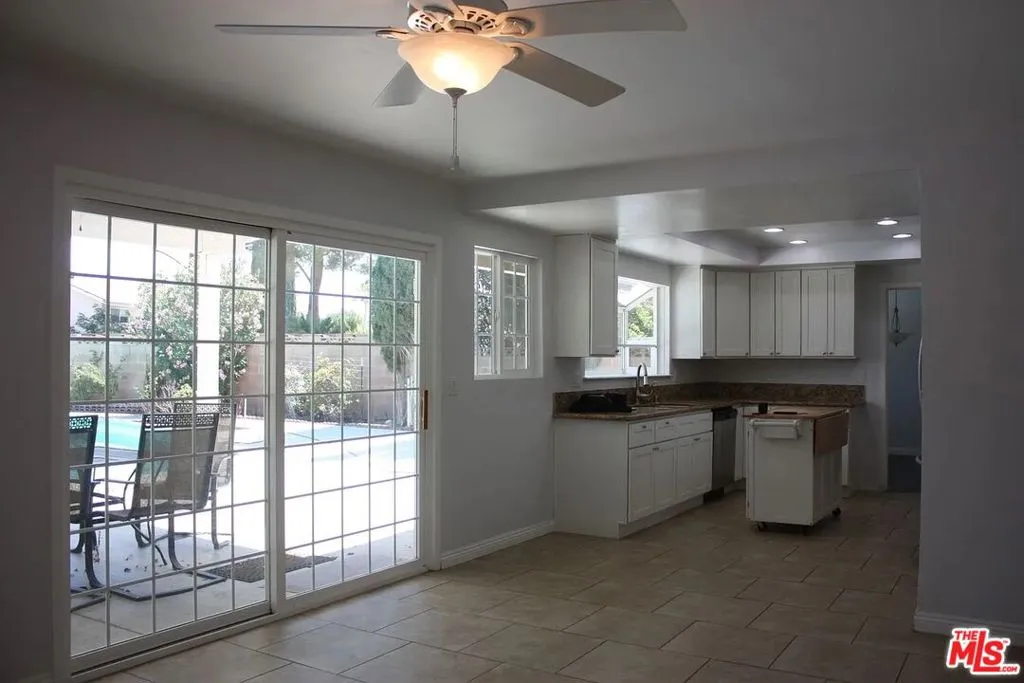 42900 Staffordshire Drive, Lancaster, California 93534 home-pic-5